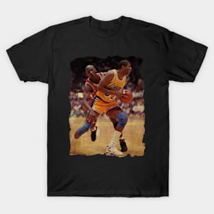 Michael Jordan vs Magic Johnson Vintage #2 T-Shirt